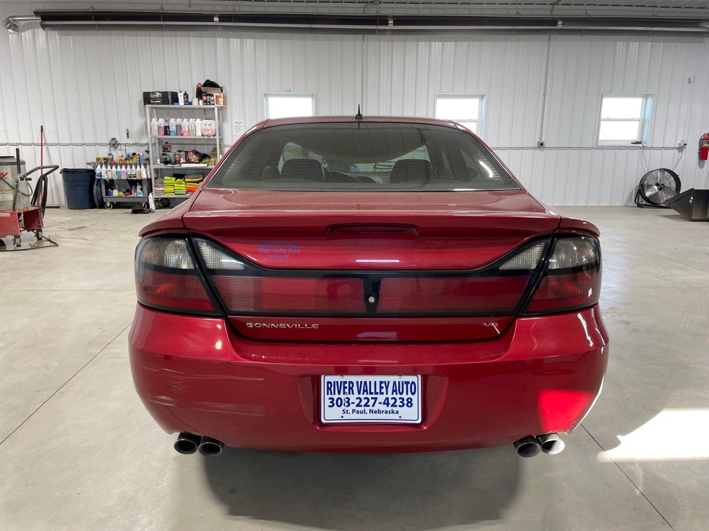 2005 Pontiac Bonneville Image 6