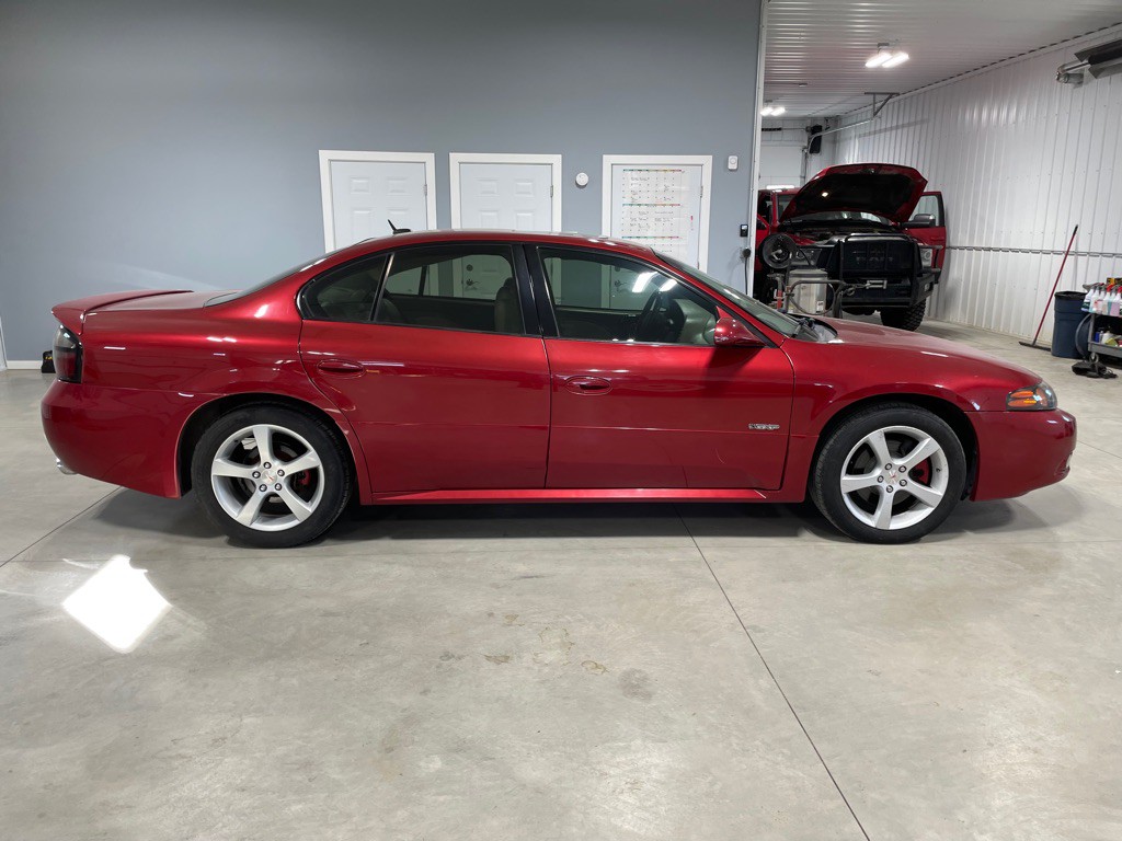 2005 Pontiac Bonneville Image 8