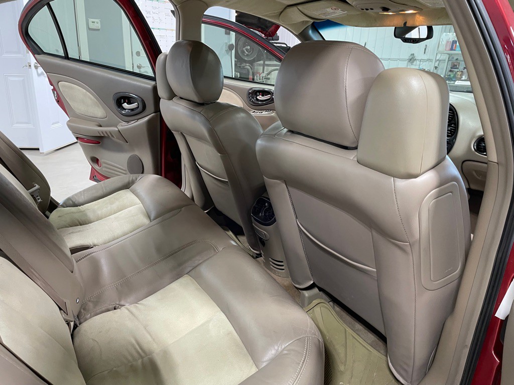 2005 Pontiac Bonneville Image 17