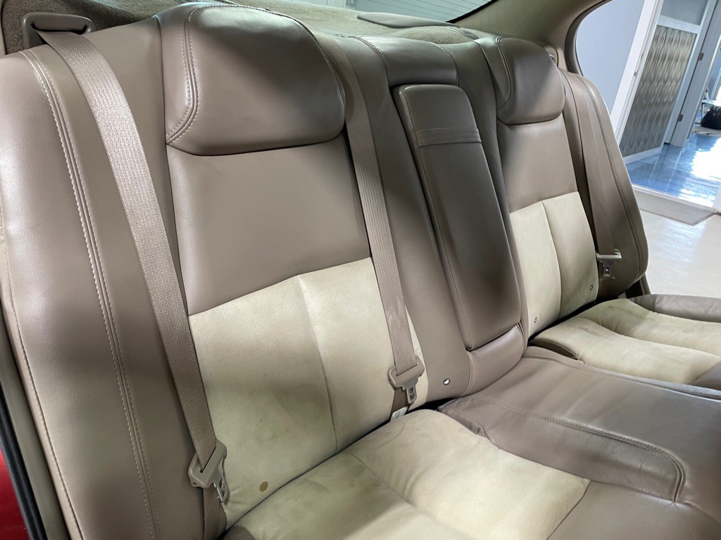2005 Pontiac Bonneville Image 18