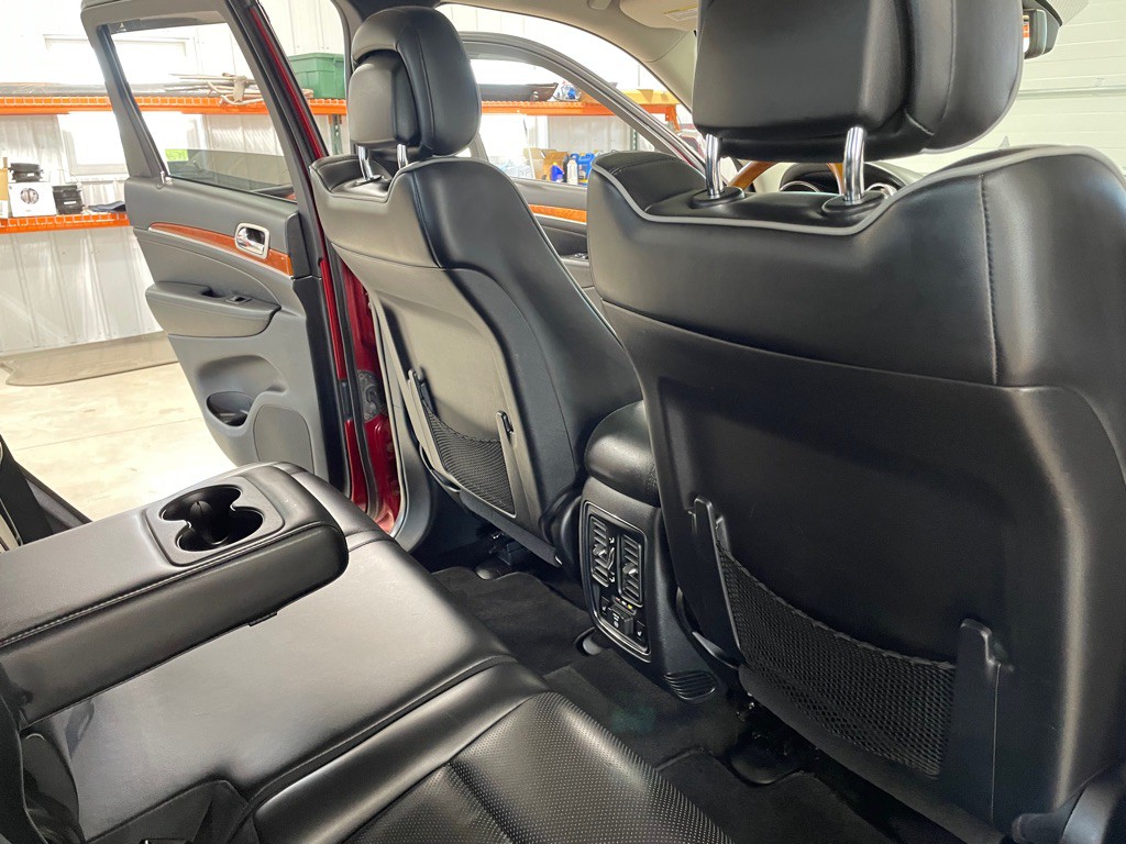 2011 Jeep Grand Cherokee Image 25
