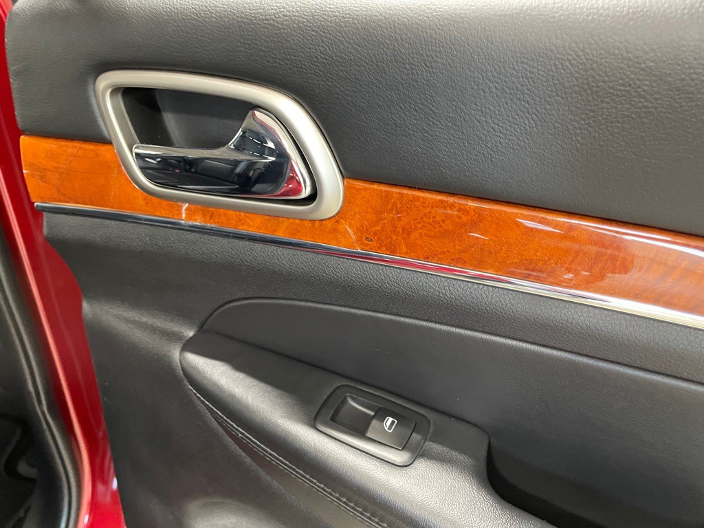 2011 Jeep Grand Cherokee Image 27