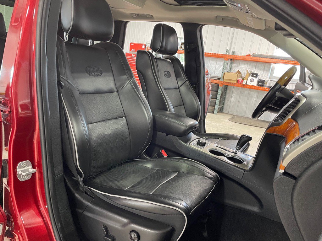 2011 Jeep Grand Cherokee Image 30