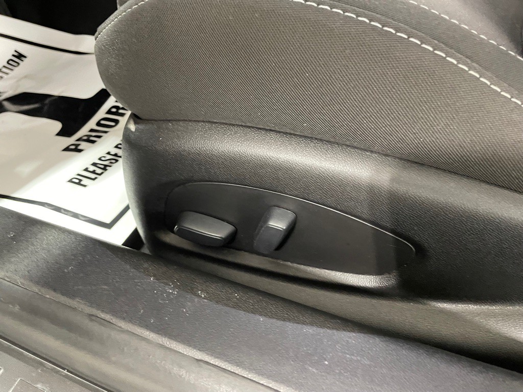 2019 Chevrolet Camaro Image 11