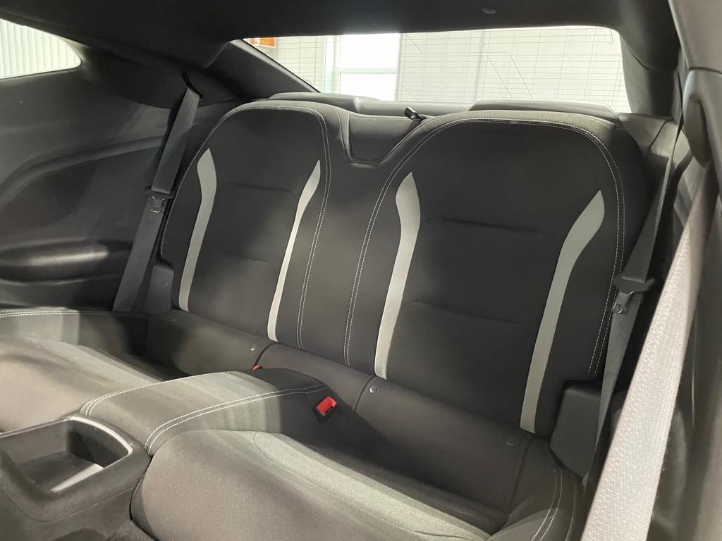 2019 Chevrolet Camaro Image 12