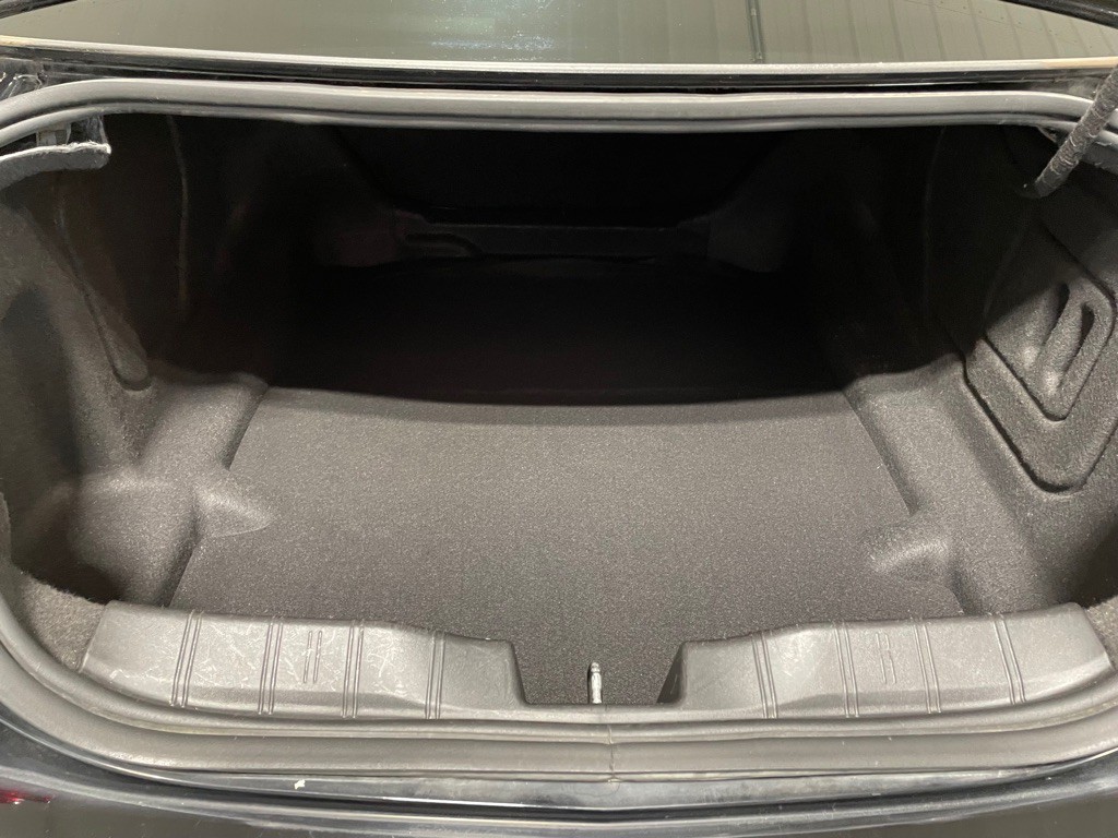 2019 Chevrolet Camaro Image 16