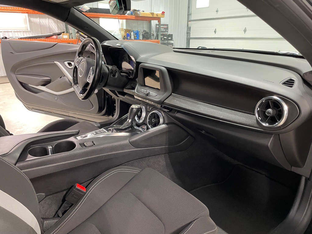 2019 Chevrolet Camaro Image 18