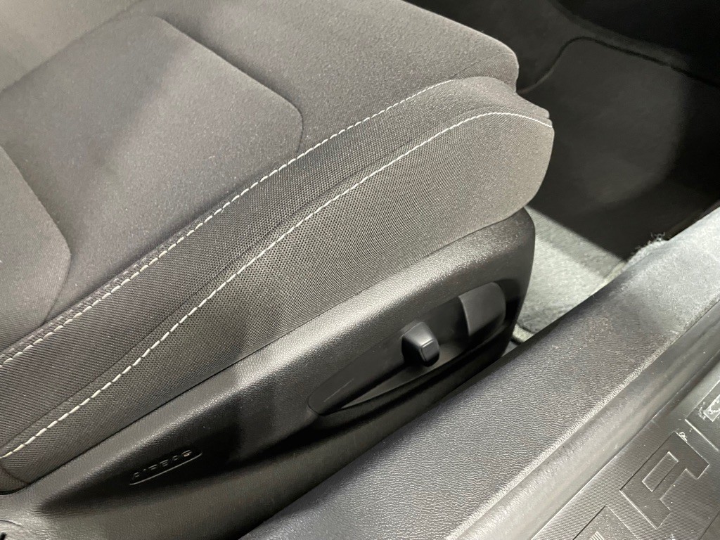 2019 Chevrolet Camaro Image 21