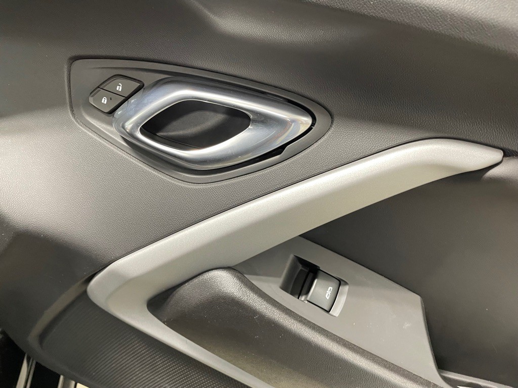 2019 Chevrolet Camaro Image 24