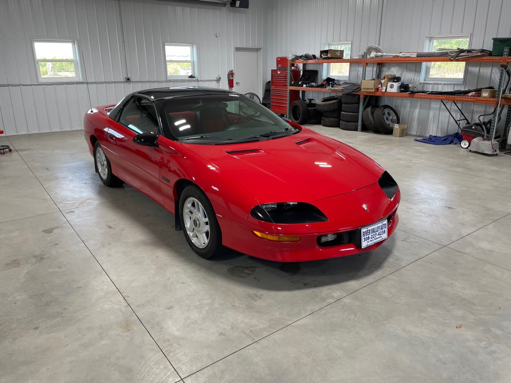 1994 Chevrolet Camaro Image 1