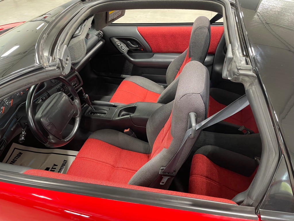 1994 Chevrolet Camaro Image 10
