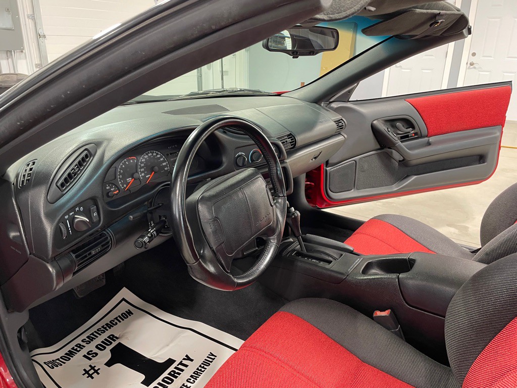 1994 Chevrolet Camaro Image 11