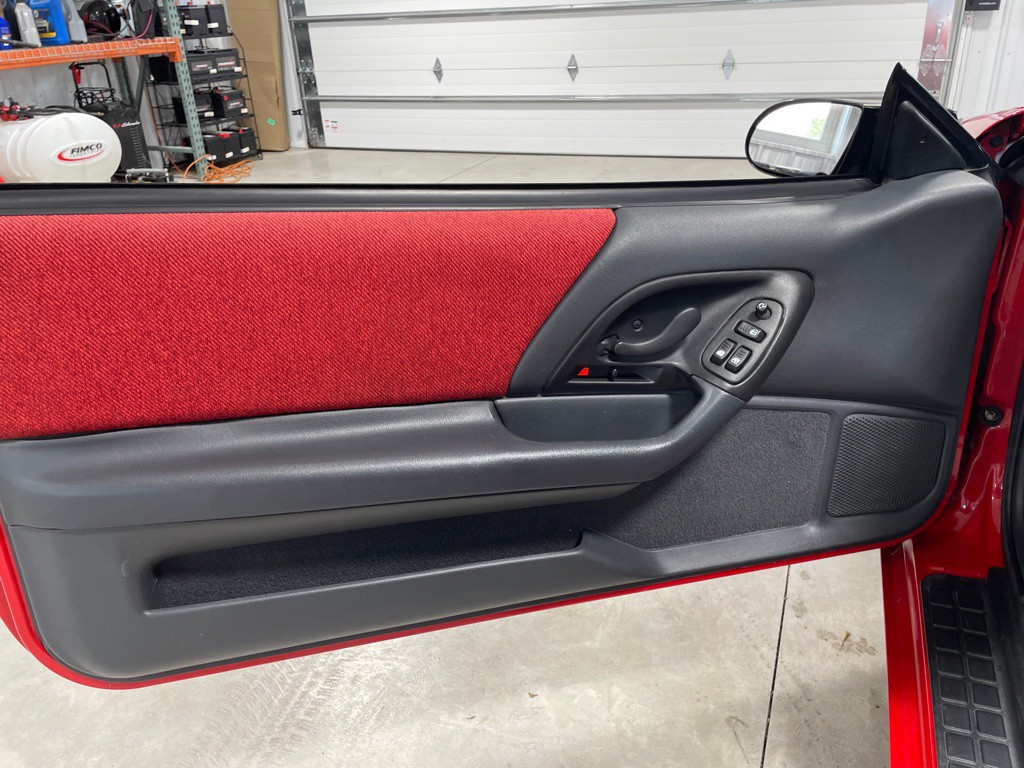 1994 Chevrolet Camaro Image 16