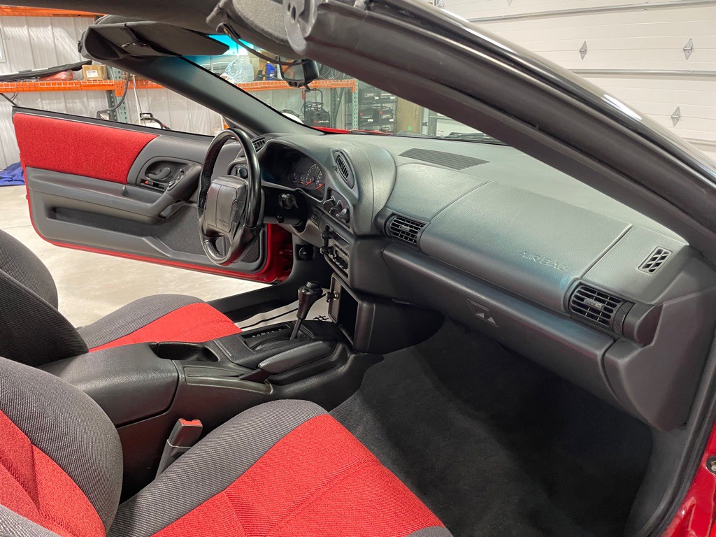 1994 Chevrolet Camaro Image 21