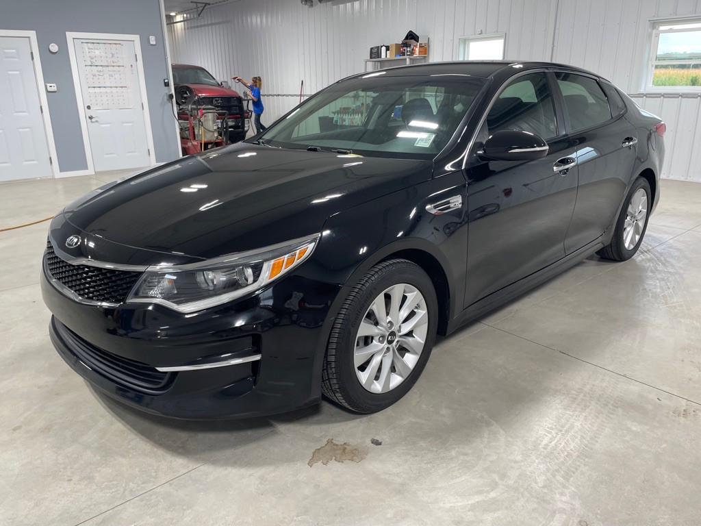 2018 Kia Optima Image 3