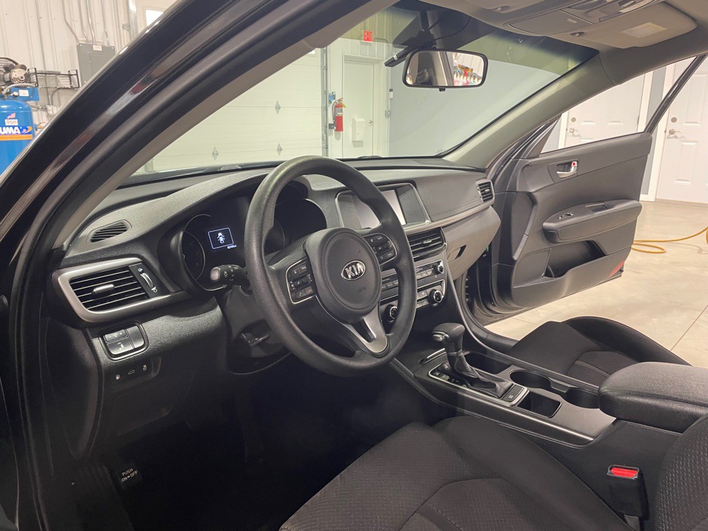 2018 Kia Optima Image 9