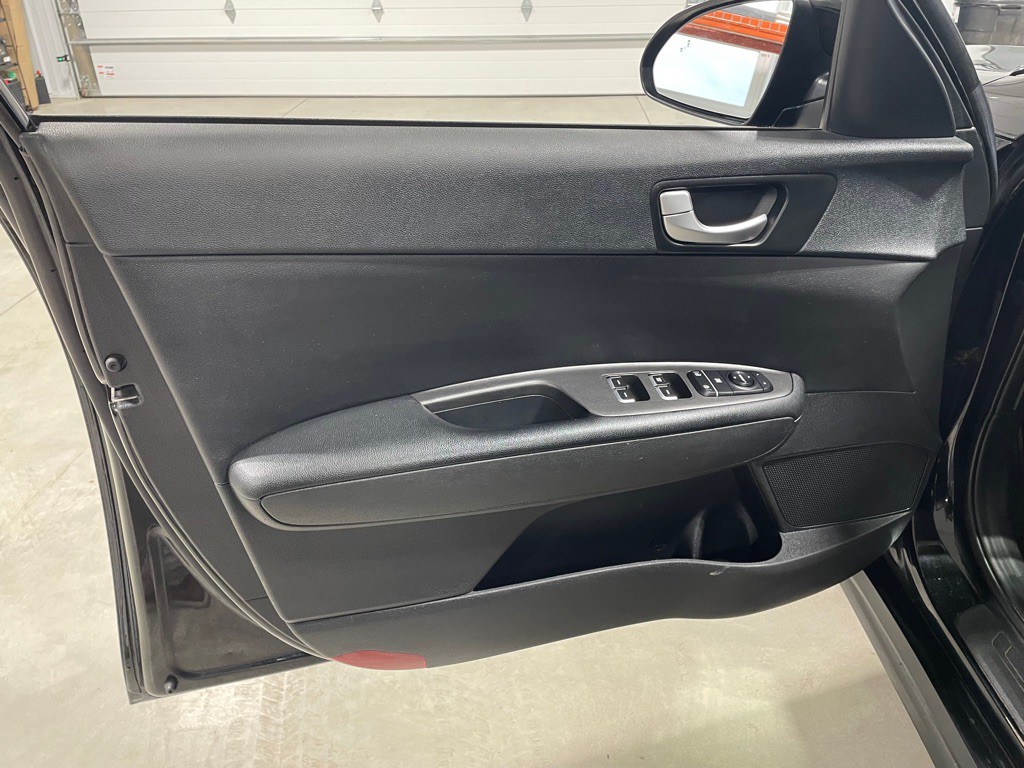 2018 Kia Optima Image 12