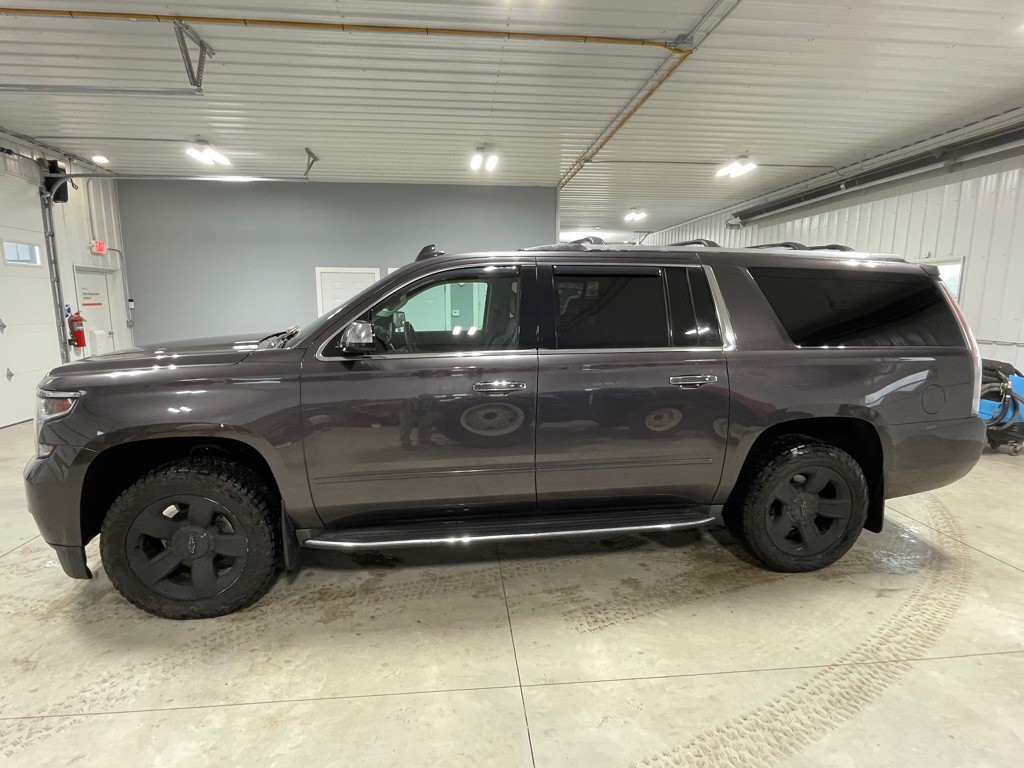 2015 Chevrolet Suburban Image 4
