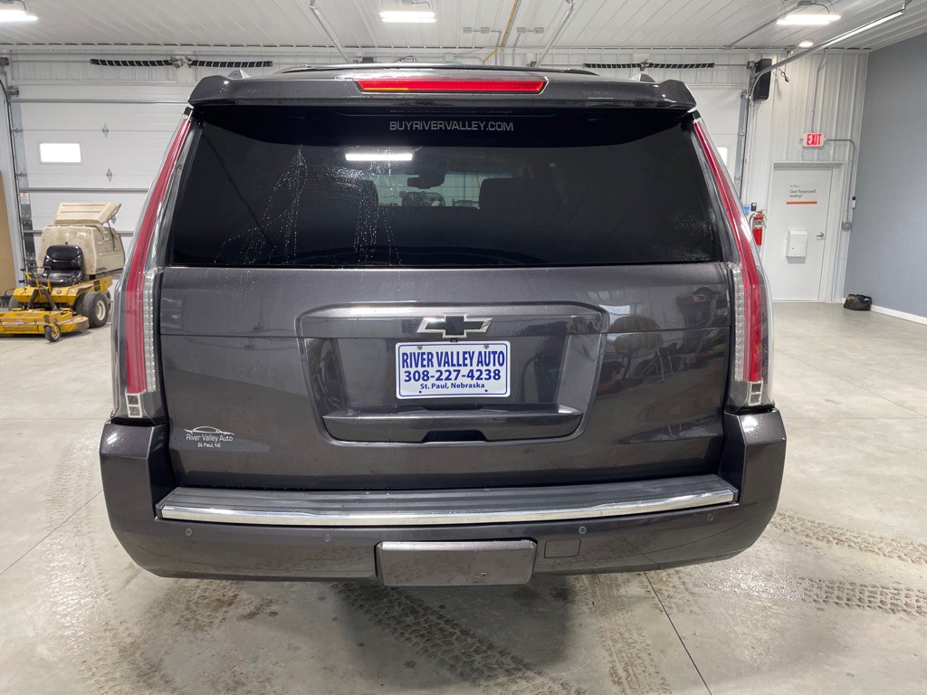2015 Chevrolet Suburban Image 6
