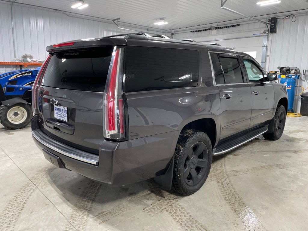 2015 Chevrolet Suburban Image 7