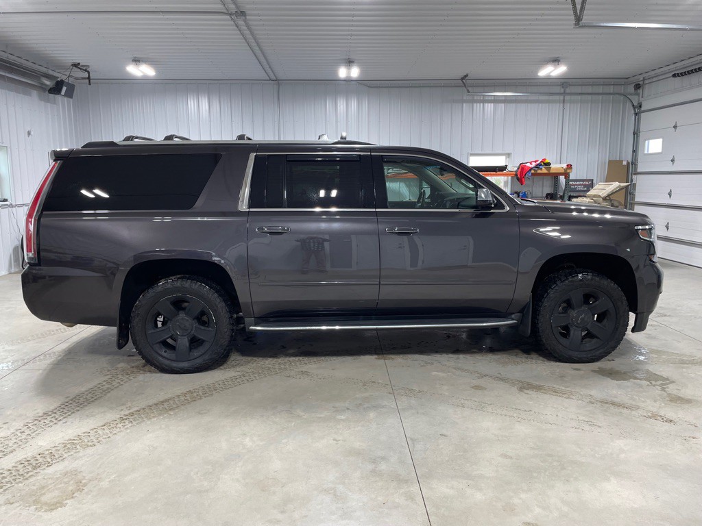 2015 Chevrolet Suburban Image 8