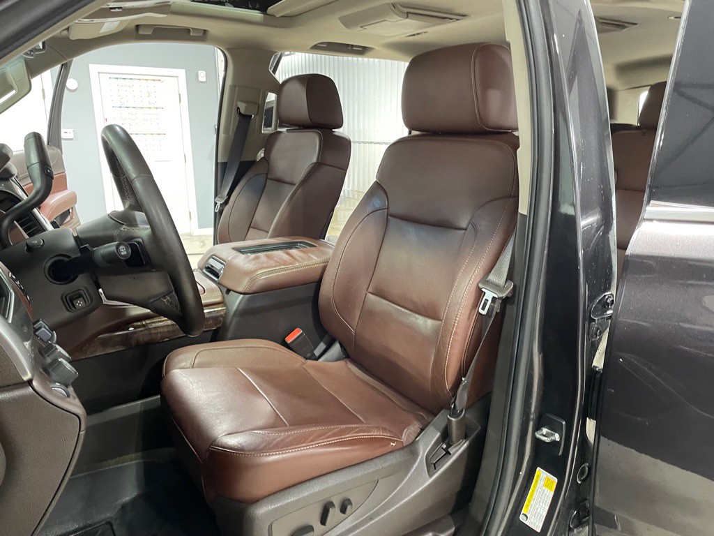 2015 Chevrolet Suburban Image 10