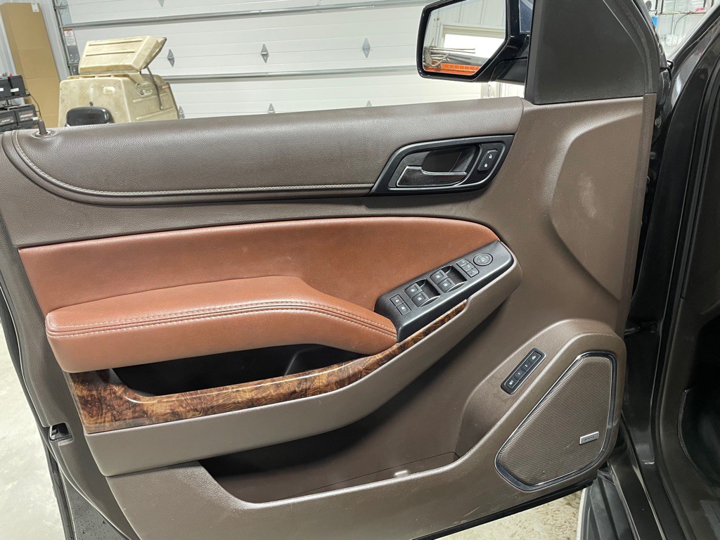 2015 Chevrolet Suburban Image 13