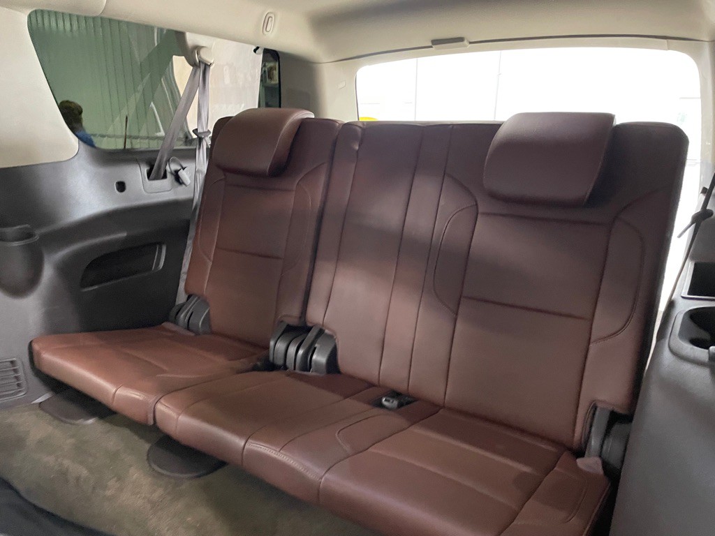 2015 Chevrolet Suburban Image 16