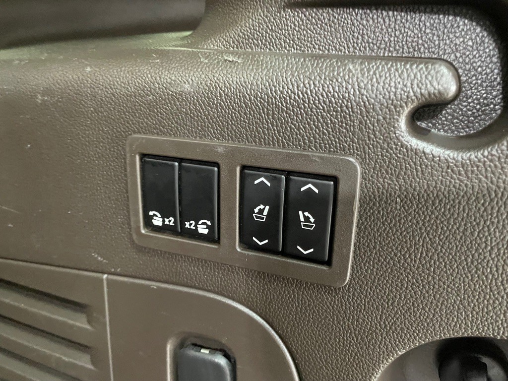 2015 Chevrolet Suburban Image 23
