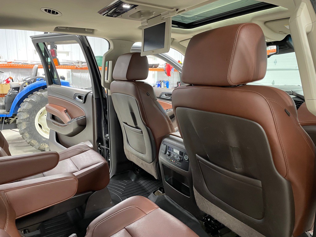 2015 Chevrolet Suburban Image 25