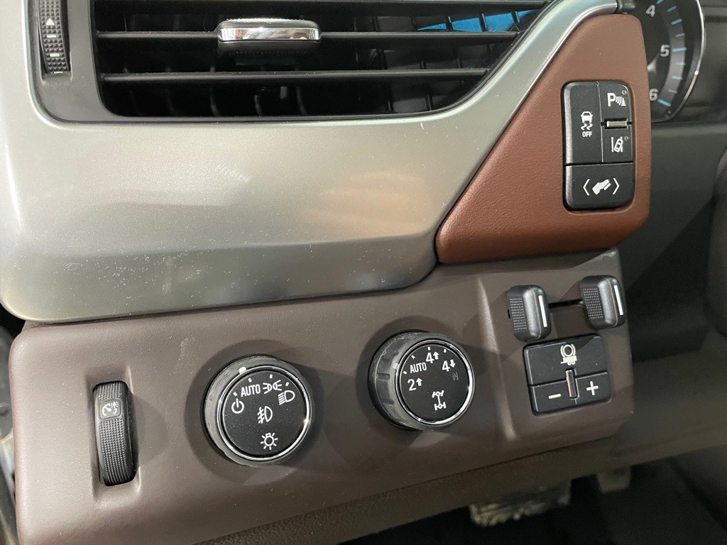 2015 Chevrolet Suburban Image 34