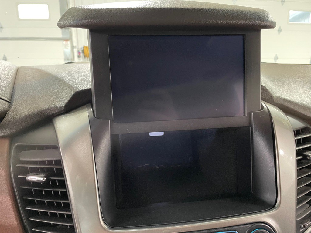 2015 Chevrolet Suburban Image 38