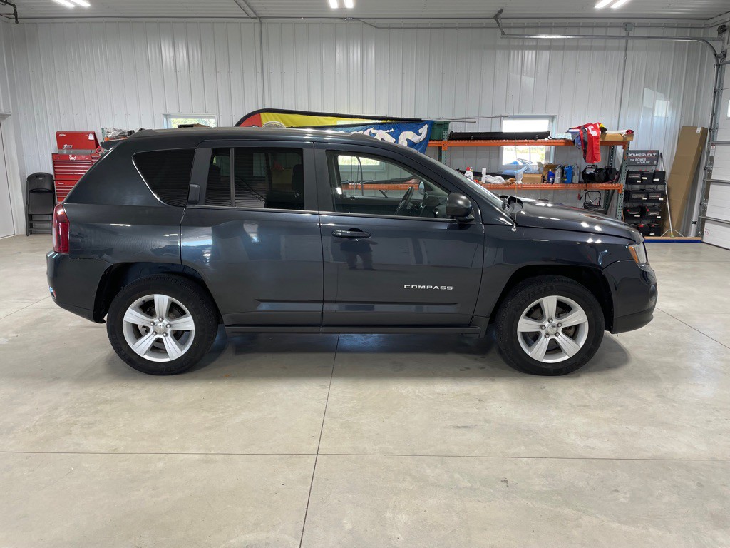 2014 Jeep Compass Image 8