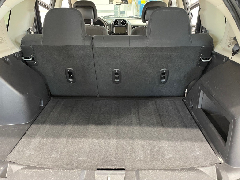 2014 Jeep Compass Image 17