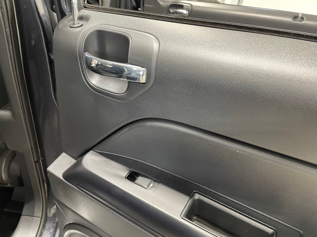 2014 Jeep Compass Image 22