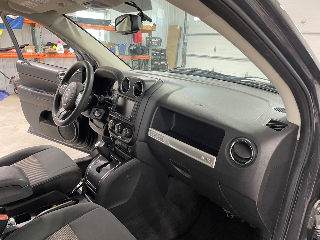 2014 Jeep Compass Image 24