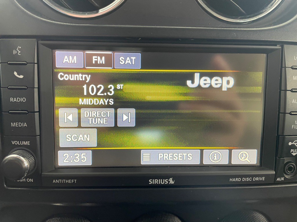2014 Jeep Compass Image 32