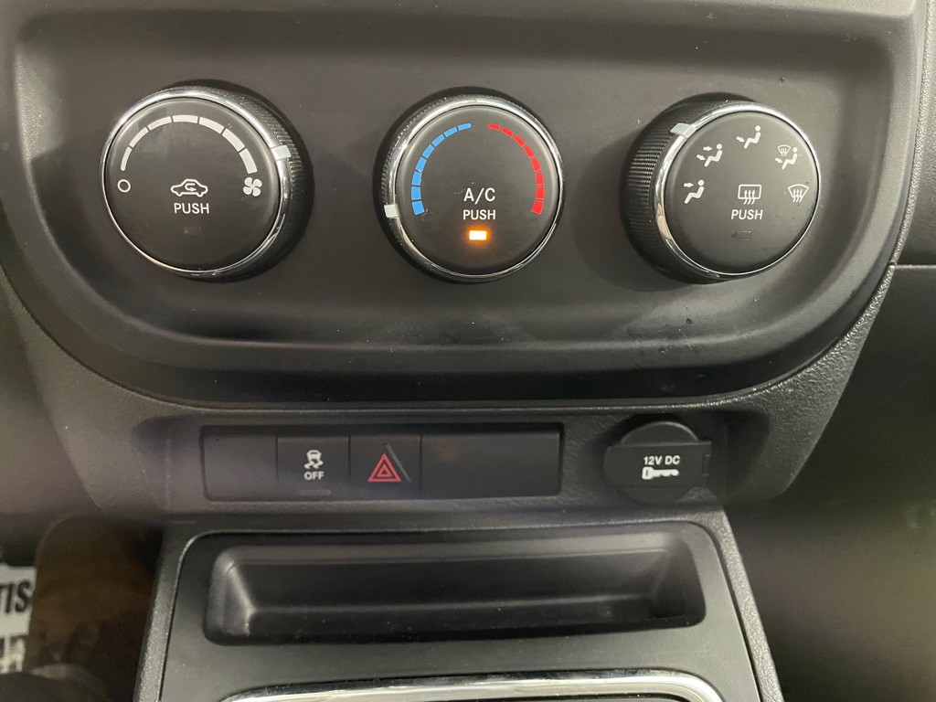2014 Jeep Compass Image 33