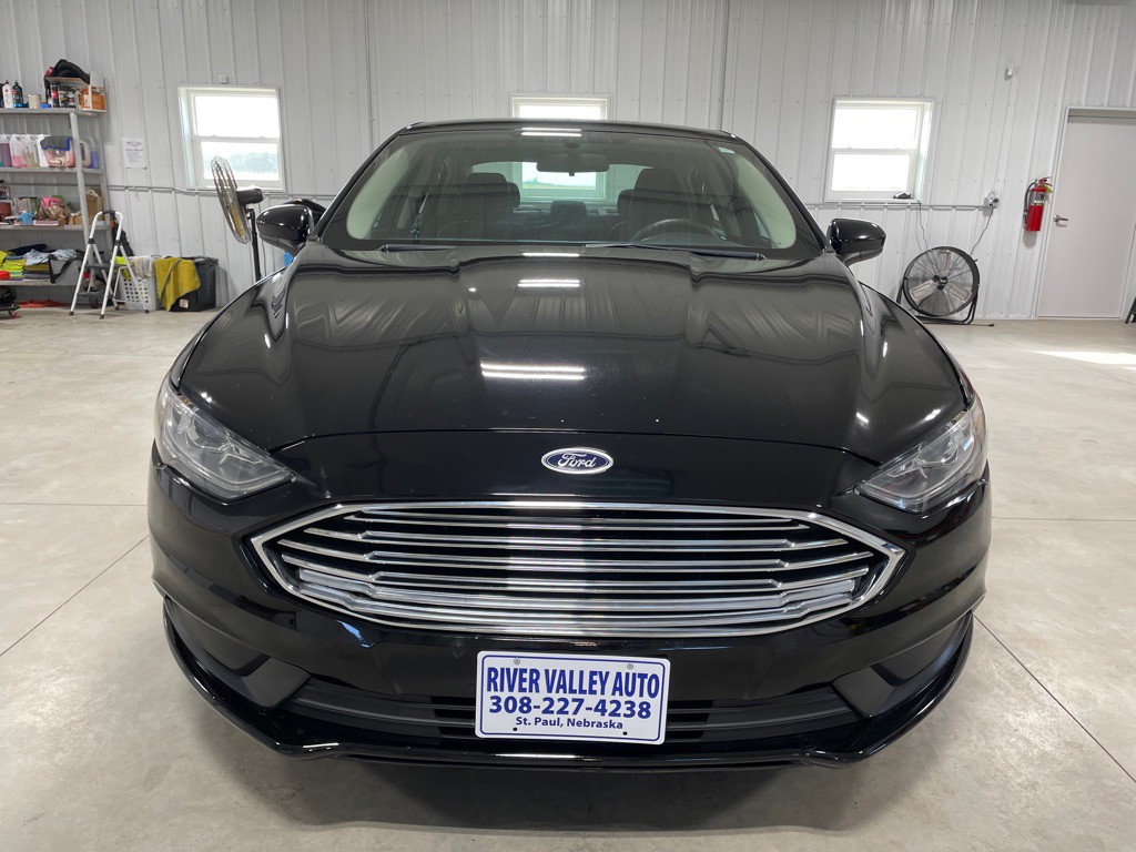 2017 Ford Fusion Image 2