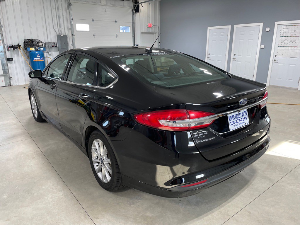 2017 Ford Fusion Image 5