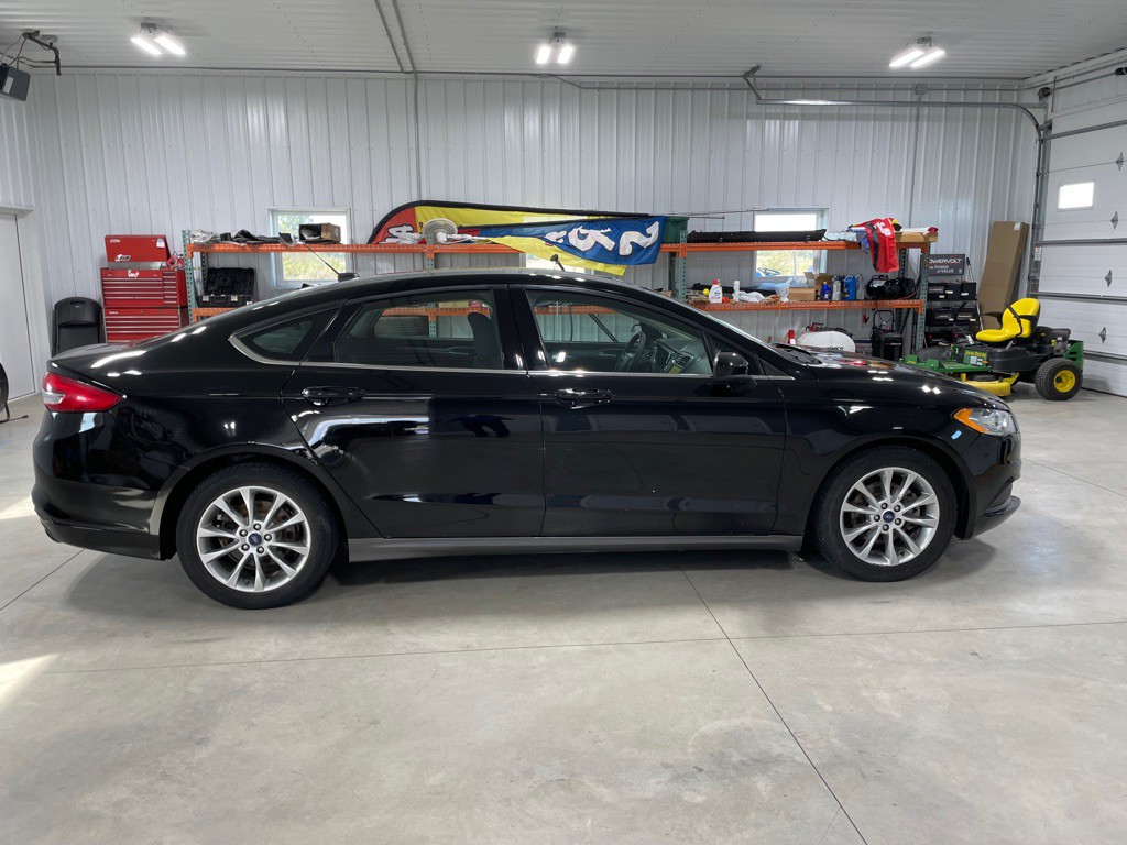 2017 Ford Fusion Image 8