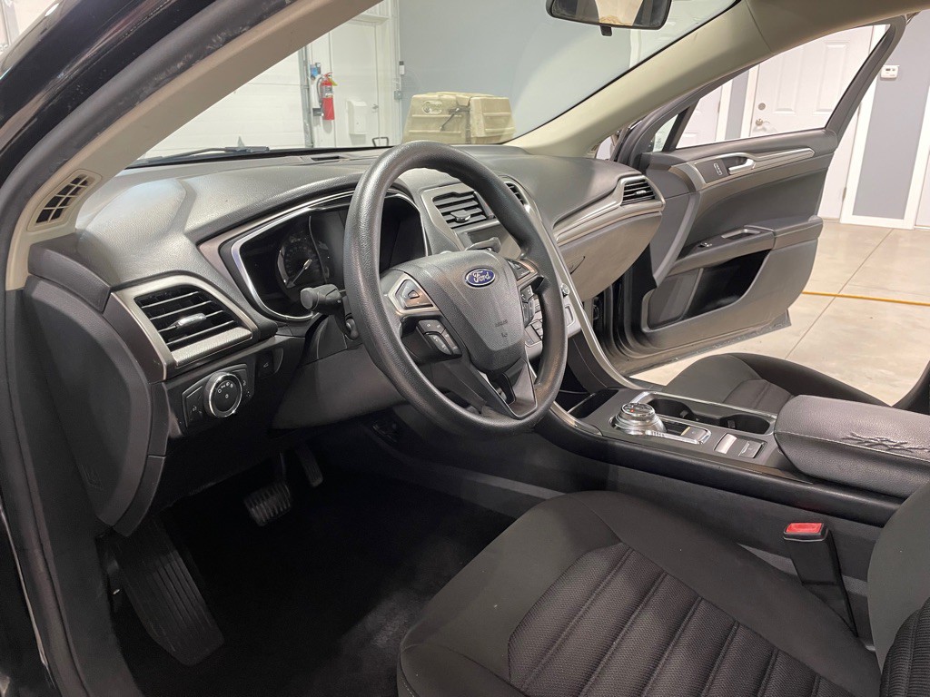 2017 Ford Fusion Image 10