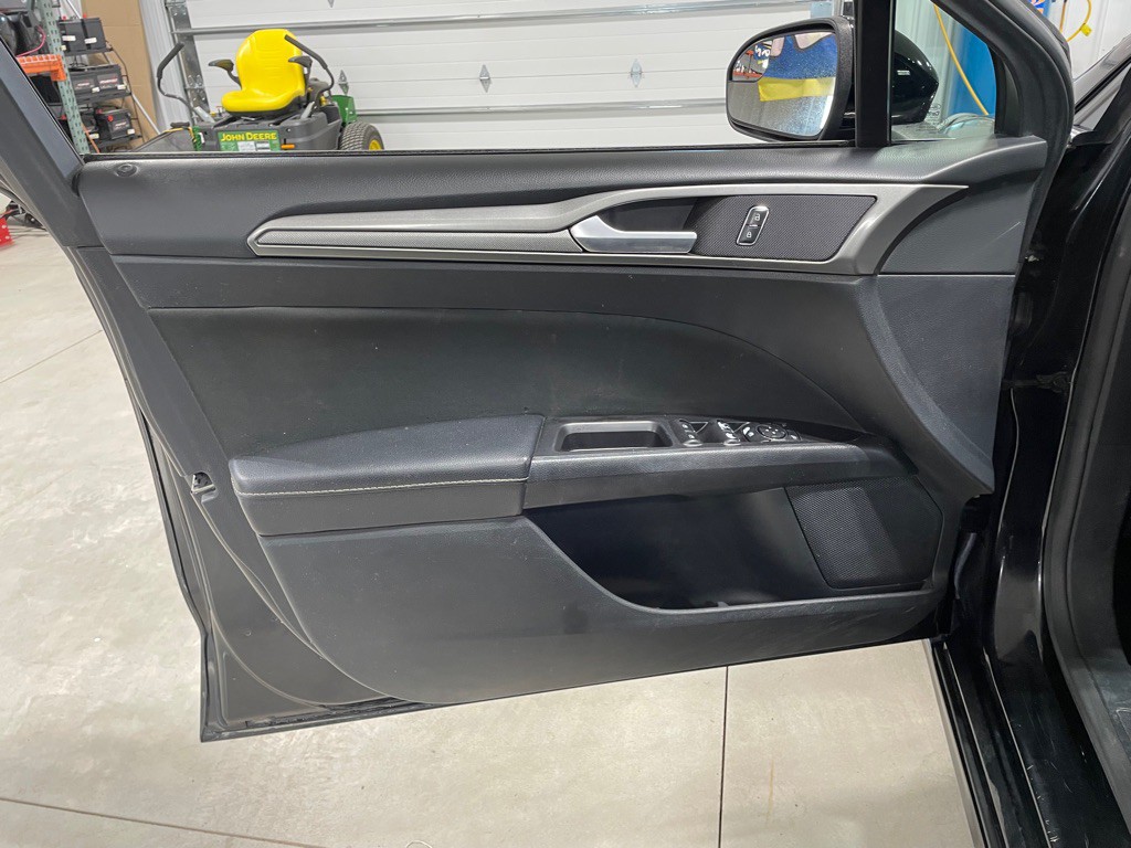 2017 Ford Fusion Image 13