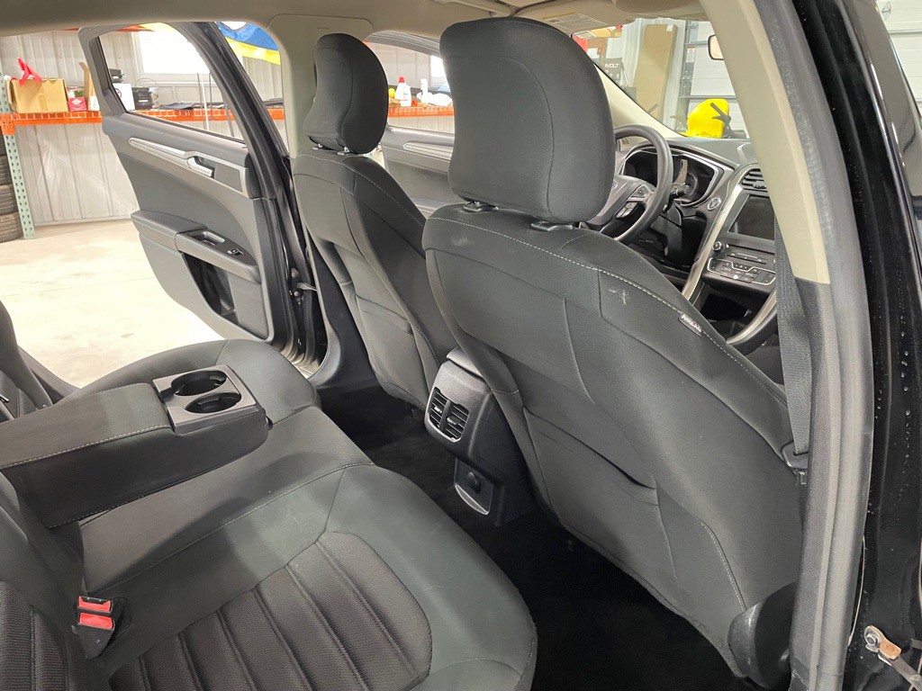2017 Ford Fusion Image 18