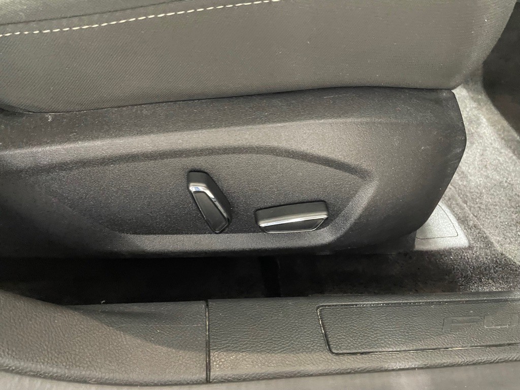 2017 Ford Fusion Image 24