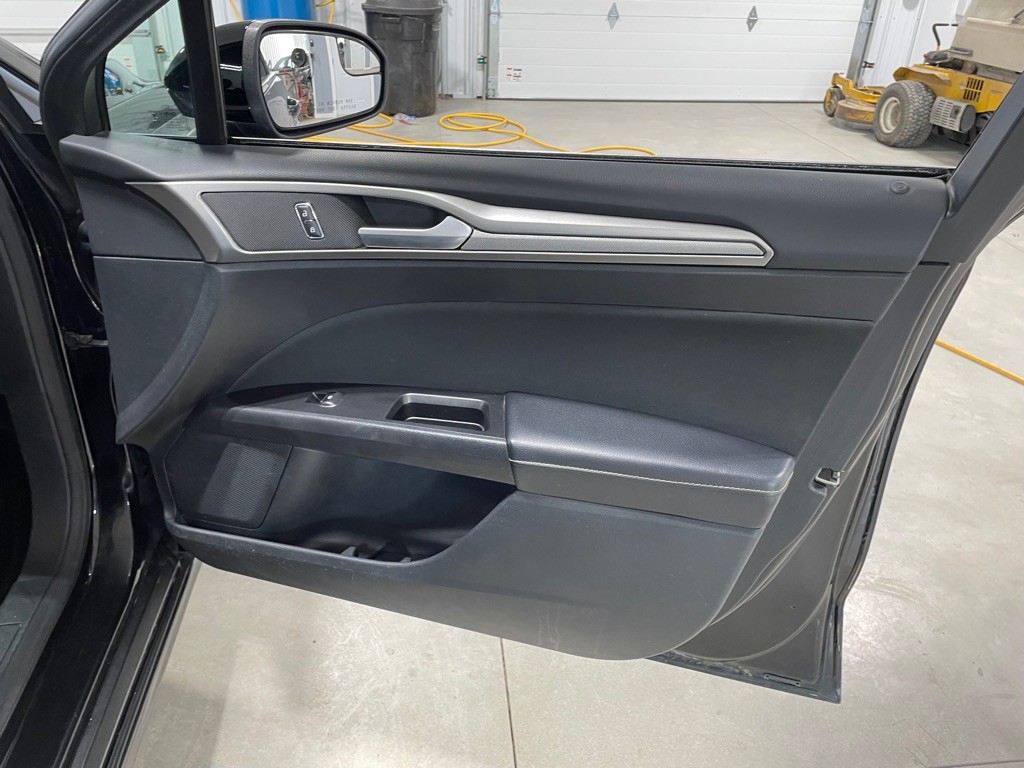 2017 Ford Fusion Image 27