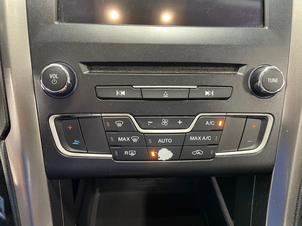 2017 Ford Fusion Image 33