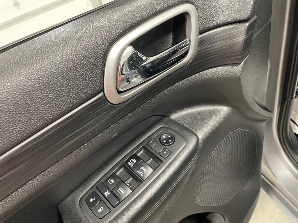 2019 Jeep Grand Cherokee Image 12