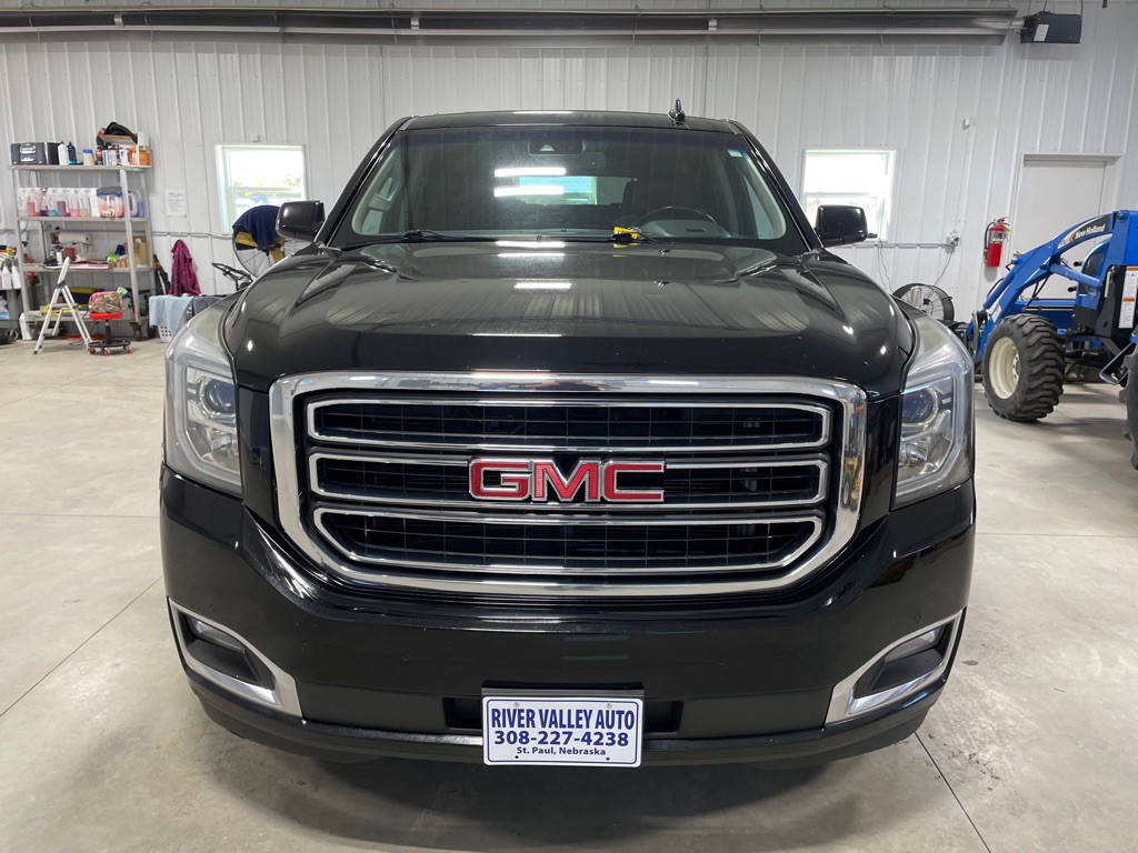 2017 GMC Yukon Image 2