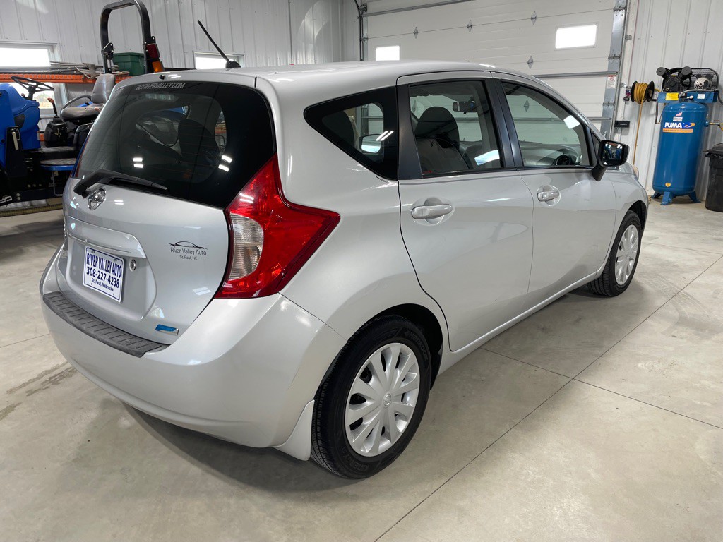 2015 Nissan Versa Image 7